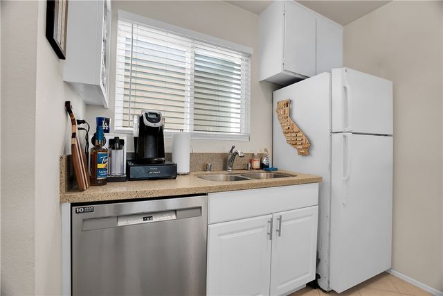 126 43rd, Manhattan Beach, CA 90266