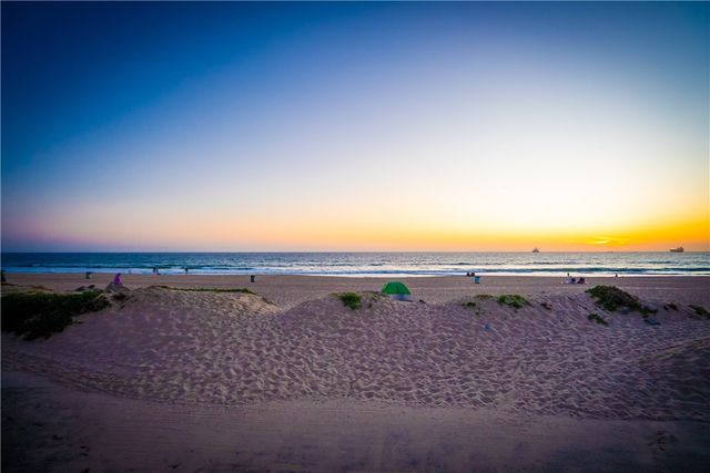 126 43rd, Manhattan Beach, CA 90266