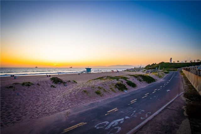 126 43rd, Manhattan Beach, CA 90266