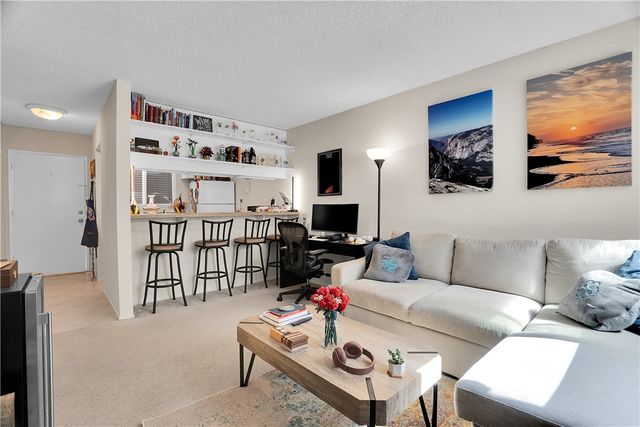 126 43rd, Manhattan Beach, CA 90266