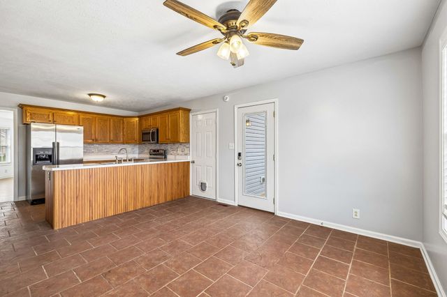 3688 Aurora Dr, Clarksville, TN 37040