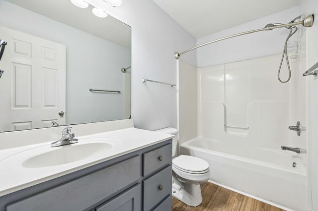 3688 Aurora Dr, Clarksville, TN 37040