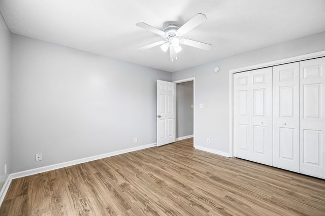 3688 Aurora Dr, Clarksville, TN 37040