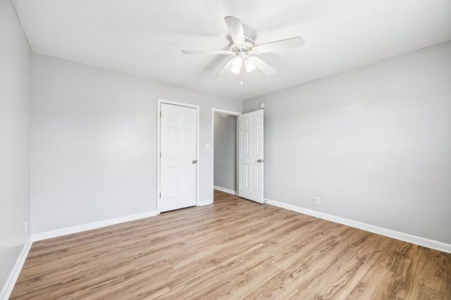 3688 Aurora Dr, Clarksville, TN 37040