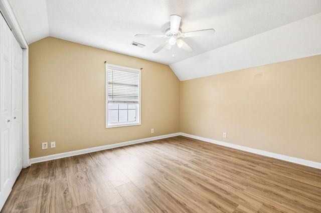 3688 Aurora Dr, Clarksville, TN 37040