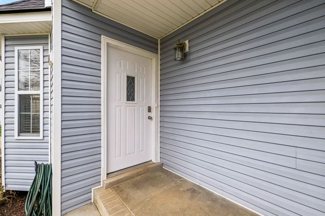 3688 Aurora Dr, Clarksville, TN 37040