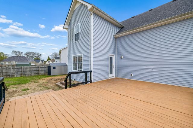 3688 Aurora Dr, Clarksville, TN 37040