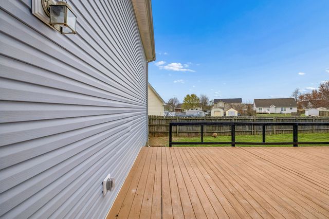 3688 Aurora Dr, Clarksville, TN 37040