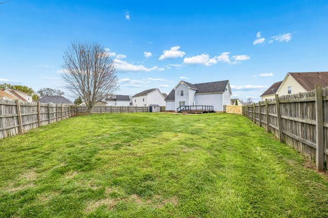 3688 Aurora Dr, Clarksville, TN 37040