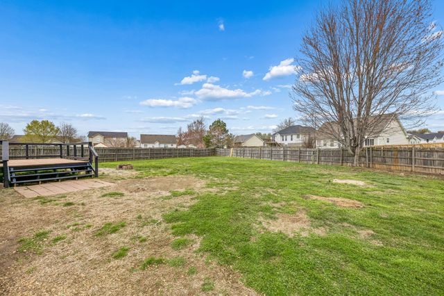 3688 Aurora Dr, Clarksville, TN 37040