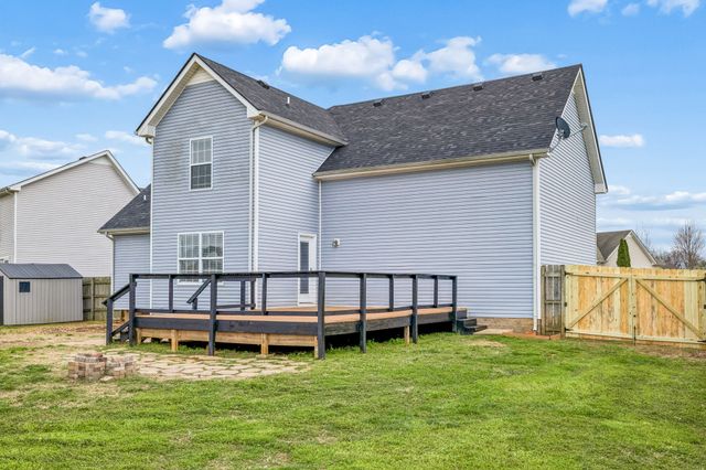 3688 Aurora Dr, Clarksville, TN 37040