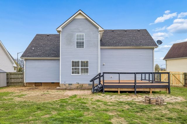 3688 Aurora Dr, Clarksville, TN 37040