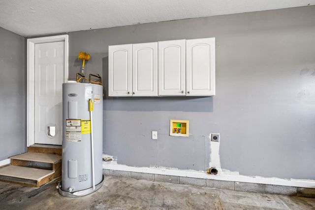 3688 Aurora Dr, Clarksville, TN 37040