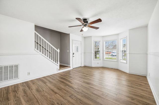 3688 Aurora Dr, Clarksville, TN 37040