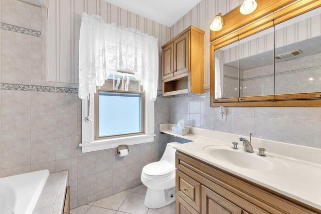 909 Augusta STREET, Racine, WI 53402