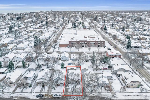 909 Augusta STREET, Racine, WI 53402