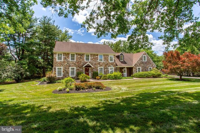 950 CAMELOT RD, Furlong, PA 18925
