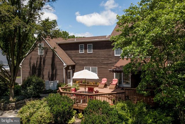 950 CAMELOT RD, Furlong, PA 18925