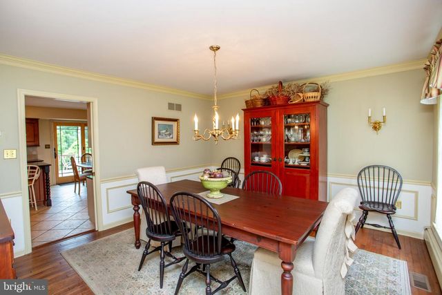 950 CAMELOT RD, Furlong, PA 18925
