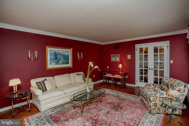 950 CAMELOT RD, Furlong, PA 18925