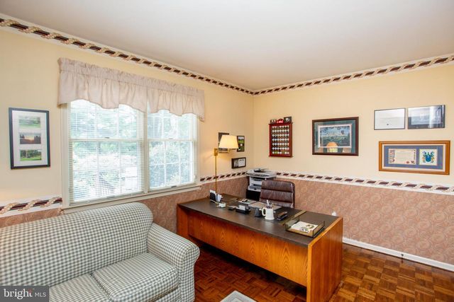 950 CAMELOT RD, Furlong, PA 18925