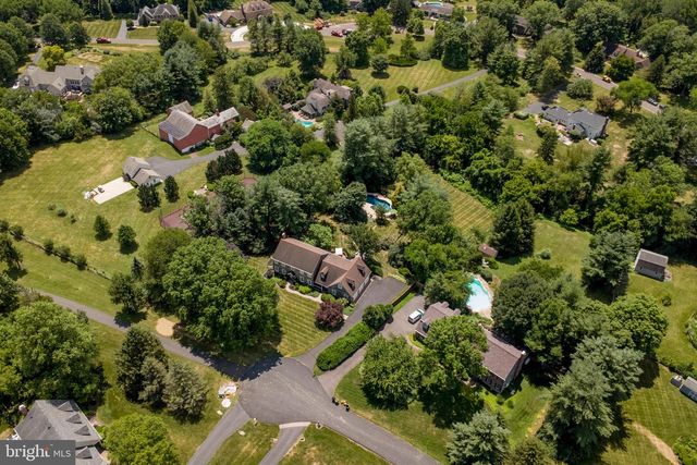 950 CAMELOT RD, Furlong, PA 18925