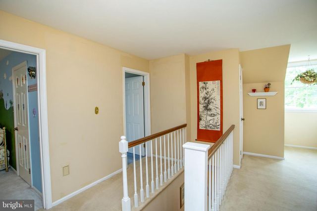 950 CAMELOT RD, Furlong, PA 18925
