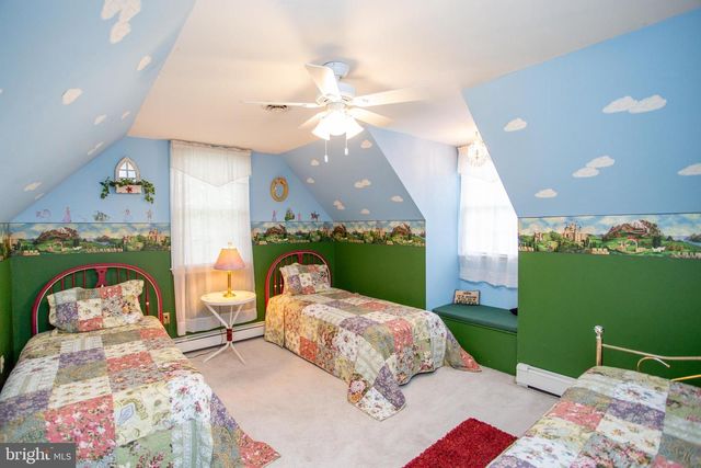 950 CAMELOT RD, Furlong, PA 18925
