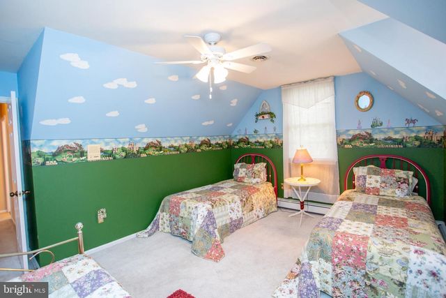 950 CAMELOT RD, Furlong, PA 18925