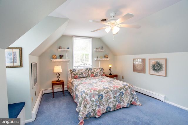 950 CAMELOT RD, Furlong, PA 18925