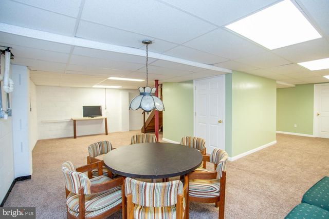 950 CAMELOT RD, Furlong, PA 18925