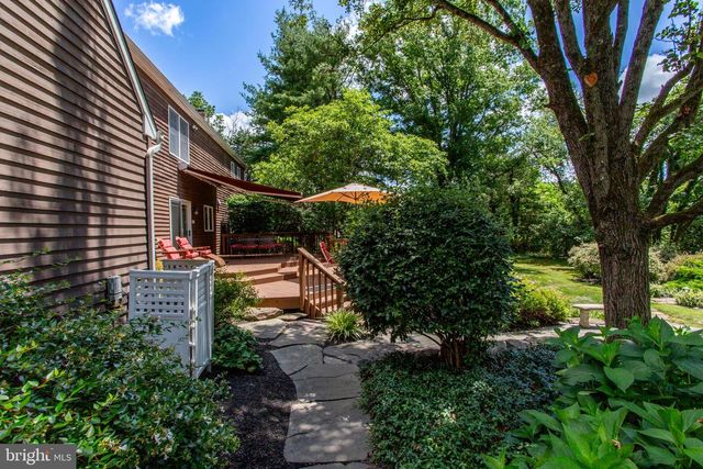 950 CAMELOT RD, Furlong, PA 18925