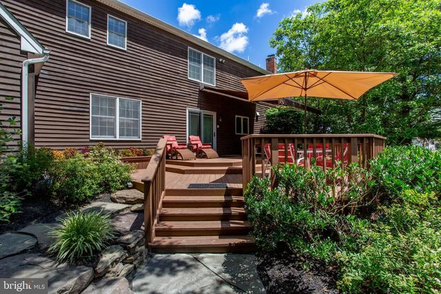 950 CAMELOT RD, Furlong, PA 18925