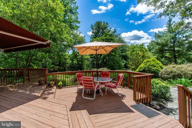 950 CAMELOT RD, Furlong, PA 18925
