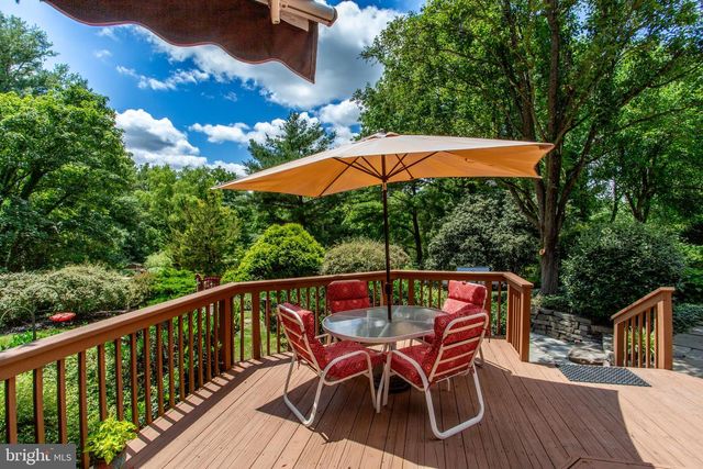 950 CAMELOT RD, Furlong, PA 18925