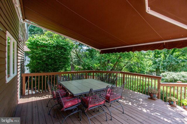950 CAMELOT RD, Furlong, PA 18925