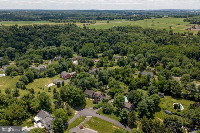 950 CAMELOT RD, Furlong, PA 18925