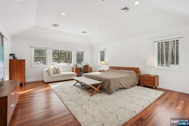 320 Long Bow Drive, Franklin Lakes, NJ 07417