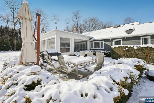 320 Long Bow Drive, Franklin Lakes, NJ 07417