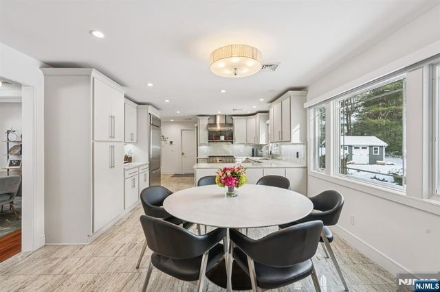 320 Long Bow Drive, Franklin Lakes, NJ 07417