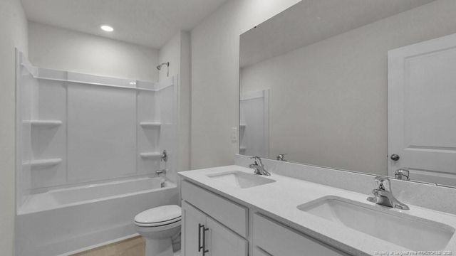 337 Hartfield Avenue, Raeford, NC 28376