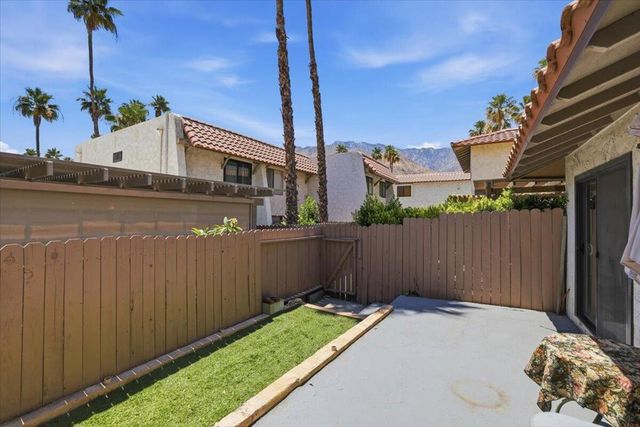 2036 N Mira Vista Way, Palm Springs, CA 92262