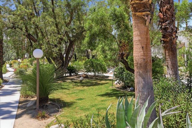 2036 N Mira Vista Way, Palm Springs, CA 92262