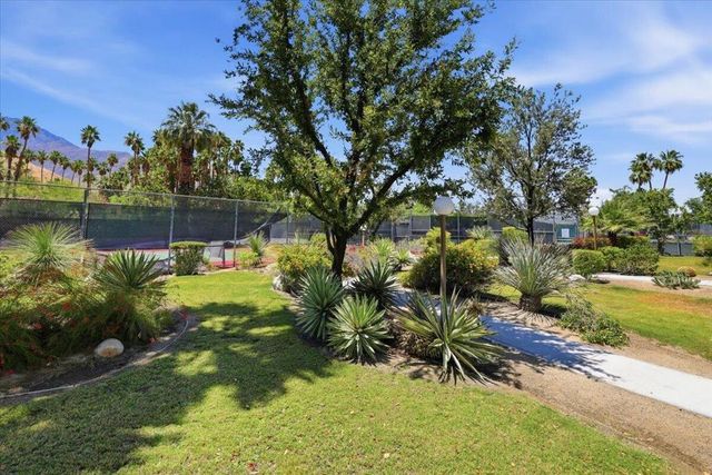 2036 N Mira Vista Way, Palm Springs, CA 92262