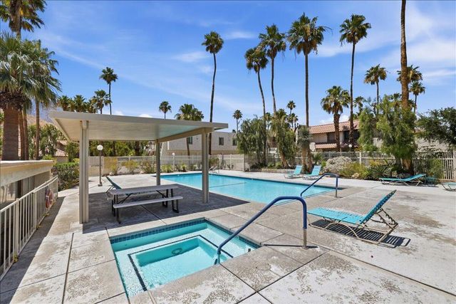 2036 N Mira Vista Way, Palm Springs, CA 92262