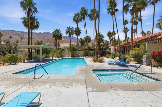 2036 N Mira Vista Way, Palm Springs, CA 92262
