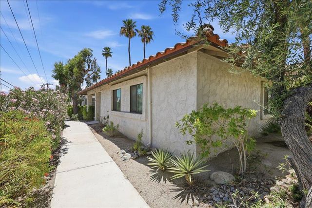 2036 N Mira Vista Way, Palm Springs, CA 92262