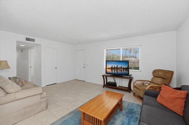 2036 N Mira Vista Way, Palm Springs, CA 92262