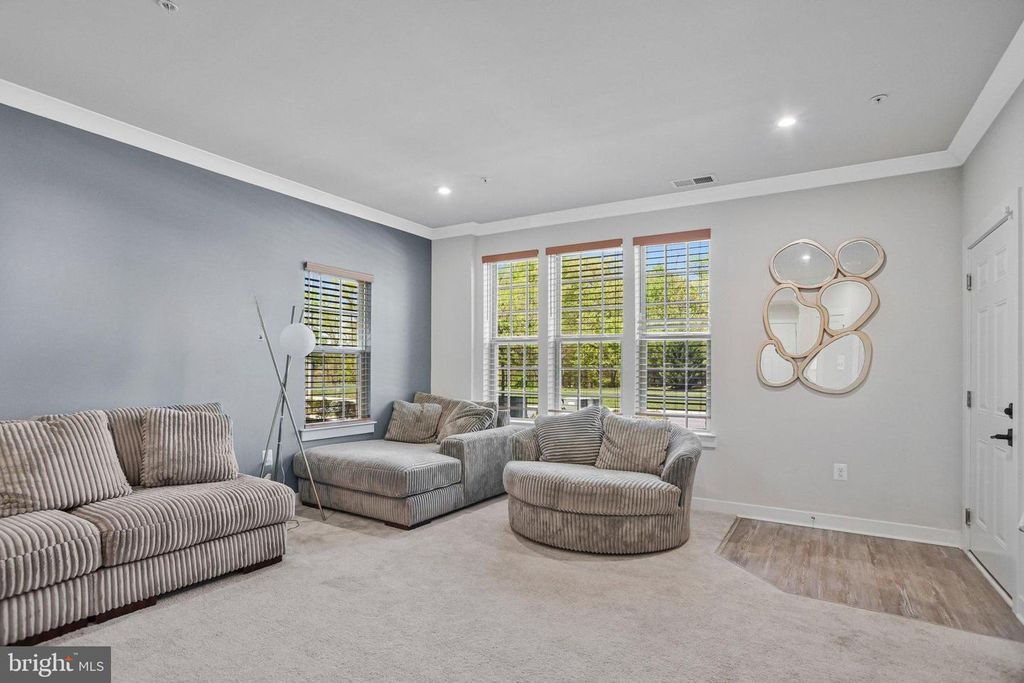 Image 6 of property listing at 14520 MATTAWOMAN DR #1400-A, Brandywine, MD 20613