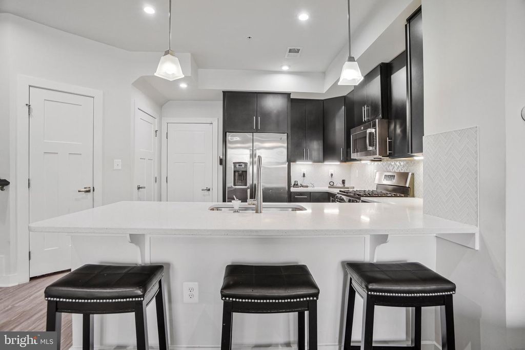 Image 7 of property listing at 14520 MATTAWOMAN DR #1400-A, Brandywine, MD 20613